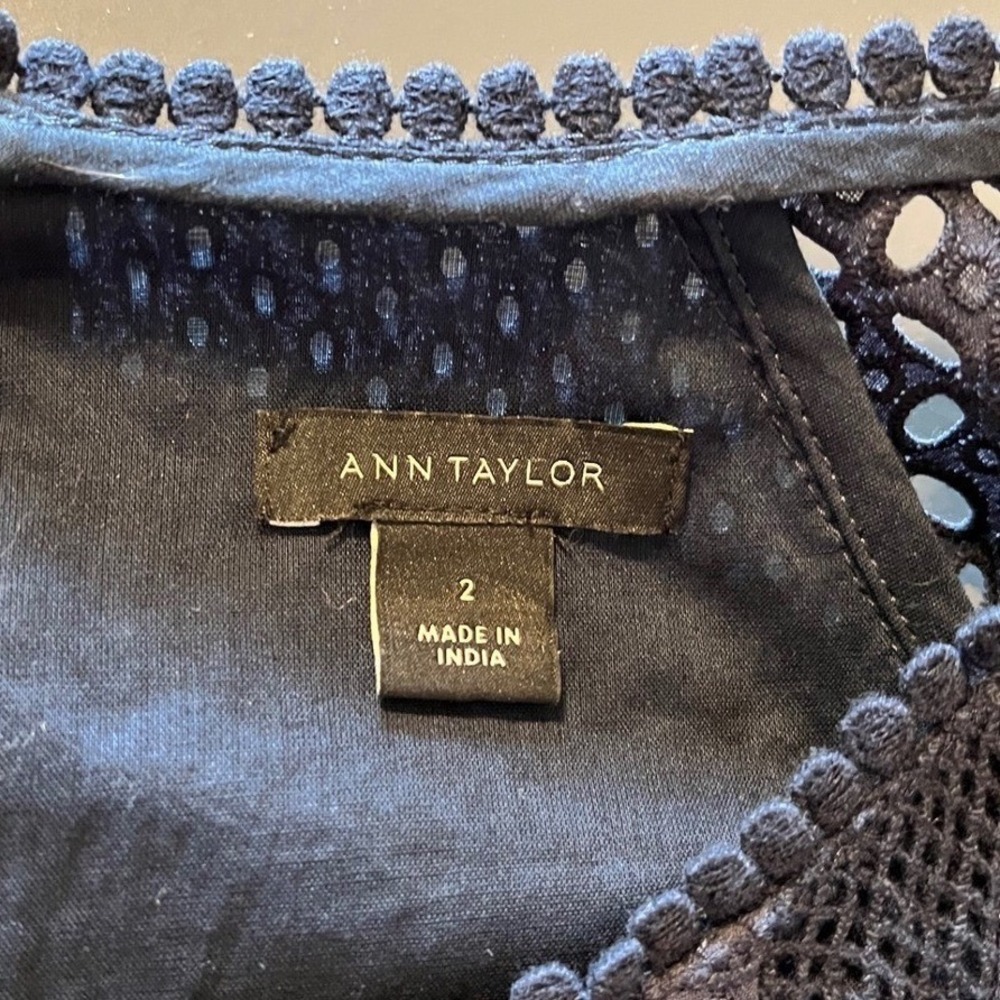 Ann Taylor Navy Blue Eyelet Cotton Shift Dress‎ Short Sleeve Size 2 Small Boho - Picture 4 of 8